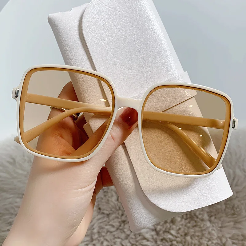 

YOOSKE Rivet Square Sunglasses Women Fashhion Big Frame Gradient Sun Glasses Male Frame Oversized Blue Pink Eyewear Shades UV400