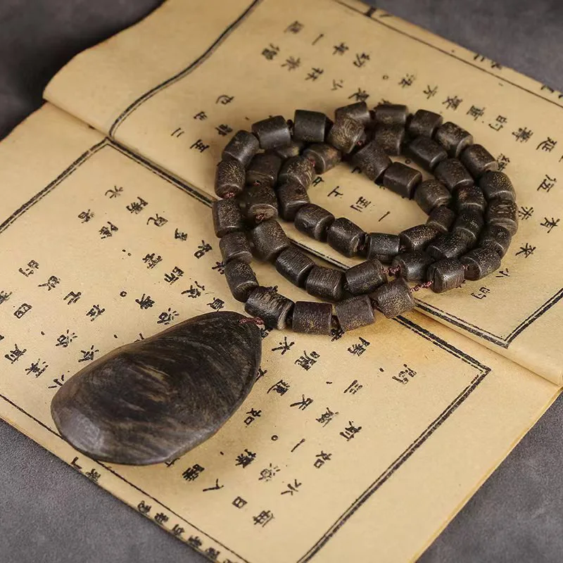Vietnam Nha Trang Agarwood Bracelet with Shape Black Oil Old Materials Burl Insect Leakage Pendant Submerged Type Orname 5