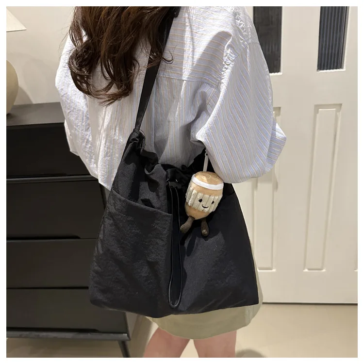 2024 New Large-capacity Waterproof Nylon Cloth Drawstring Pleated Shoulder Bag Travel Leisure Crossbody Bucket Bag