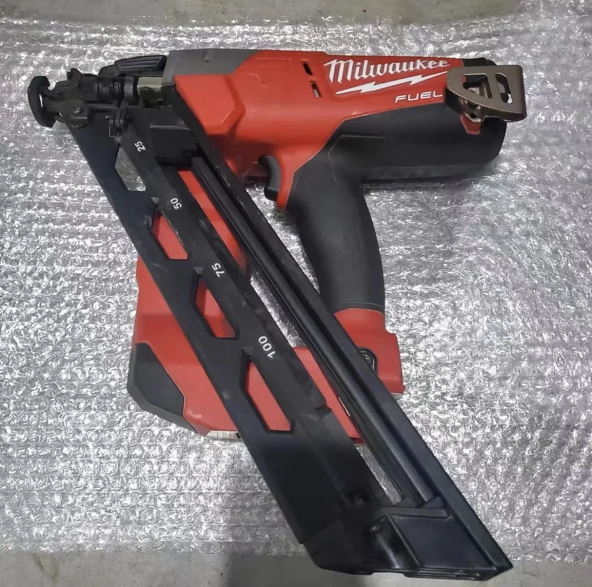 Milwaukee M18 FUEL 2743-20 18V Cordless Nail Gun - Red (TOOL ONLY),SECOND HAND