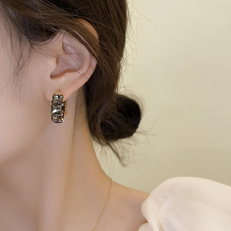 Vintage Square Crystal Earrings Women Light Luxury Design Ear Buckle Female Exquisite Zircon Round Earrings Envio Grátis Peru