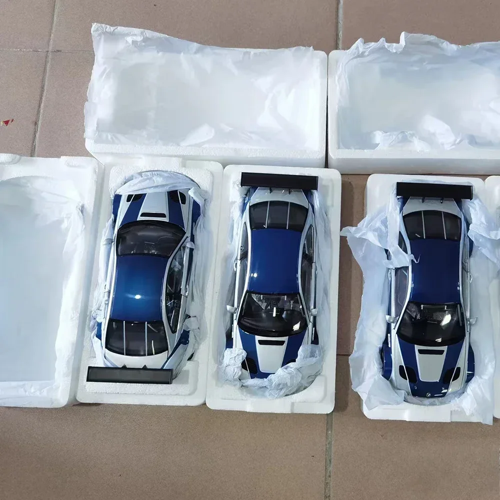 BMW M3 GTR E46 1/18 ミニカー 1/18 Kyosho BMW E46 M3 GTR (Silver) Diecast Car Model