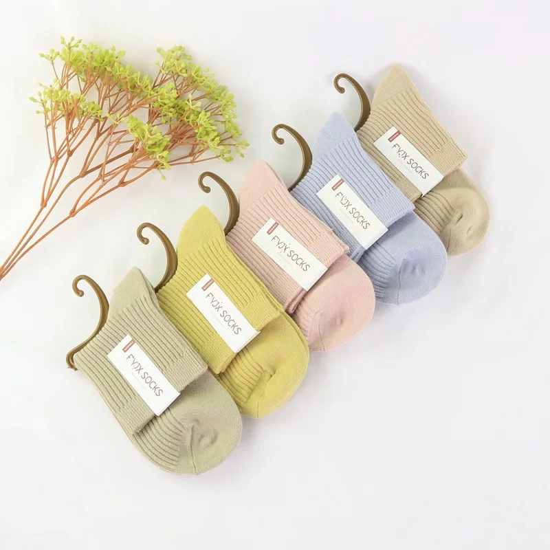 5 pares de calcetines de mujer cómodos transpirables calcetines de algodón de alta calidad conjunto Color sólido Simple moda versátil calcetines de tubo medio