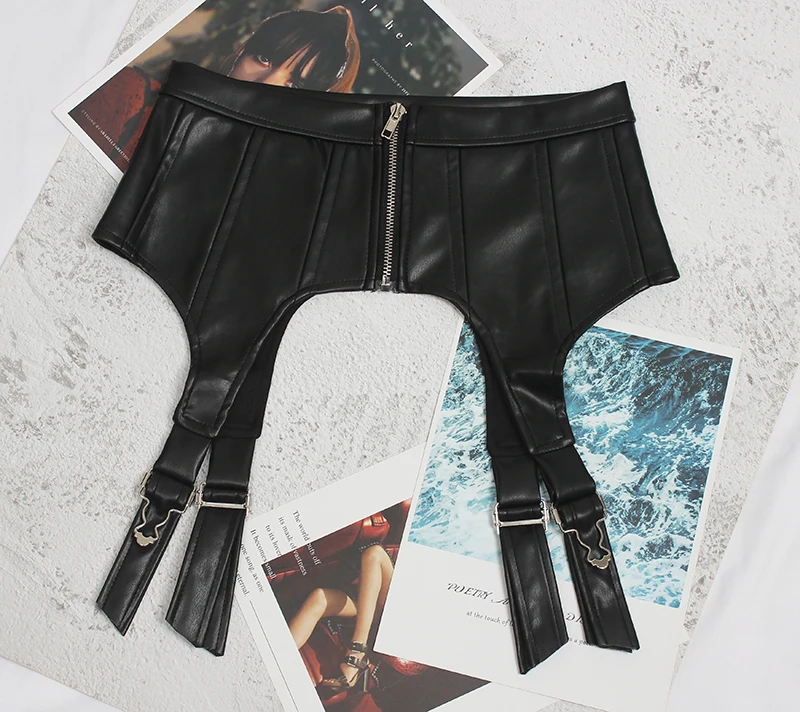 [EAM]  Black Zipper Metal Buckle Pu Leather Belt Personality Women New Fashion Tide All-match Spring Autumn 2026 1DD1938
