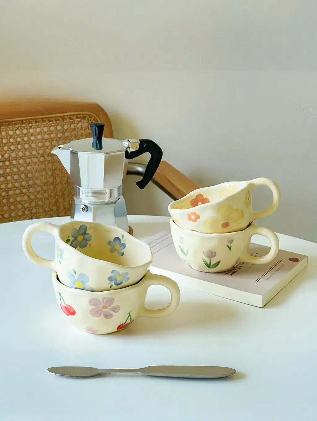 كوب قهوة من السيراميك الخشن مصنوع يدويًا على شكل ز...