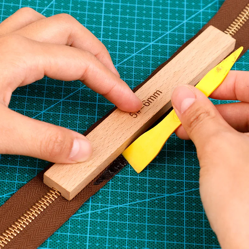 1Pcs Professional DIY Leather Craft 3# 5# zipper glue leak proof Wood Ruler Handmade Tool
