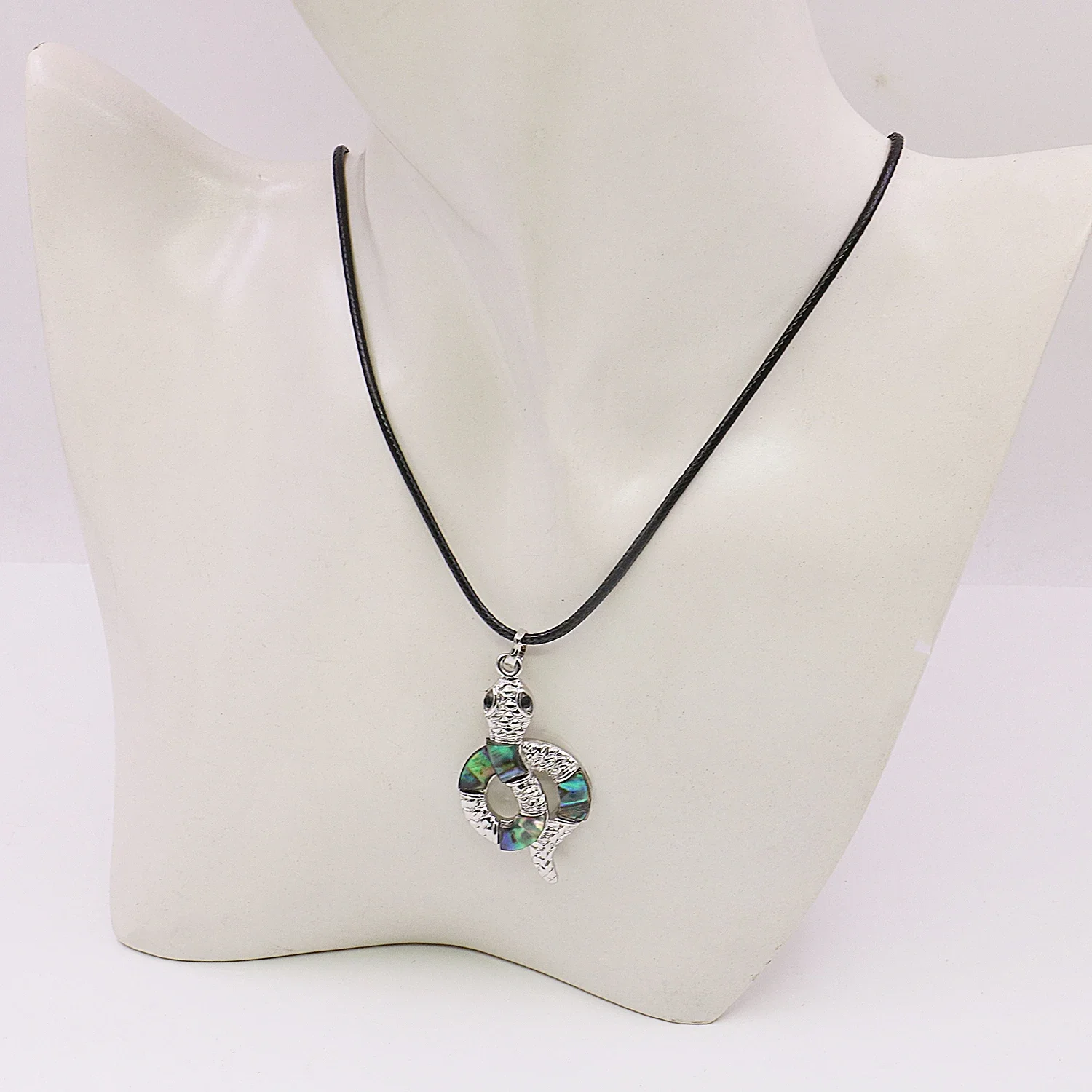 40x24mm Natural Shell Pendant,Snake-Shaped Lucky Pendant/necklace,Personalized Transport Gift,Unisex,Jewelry Making/design