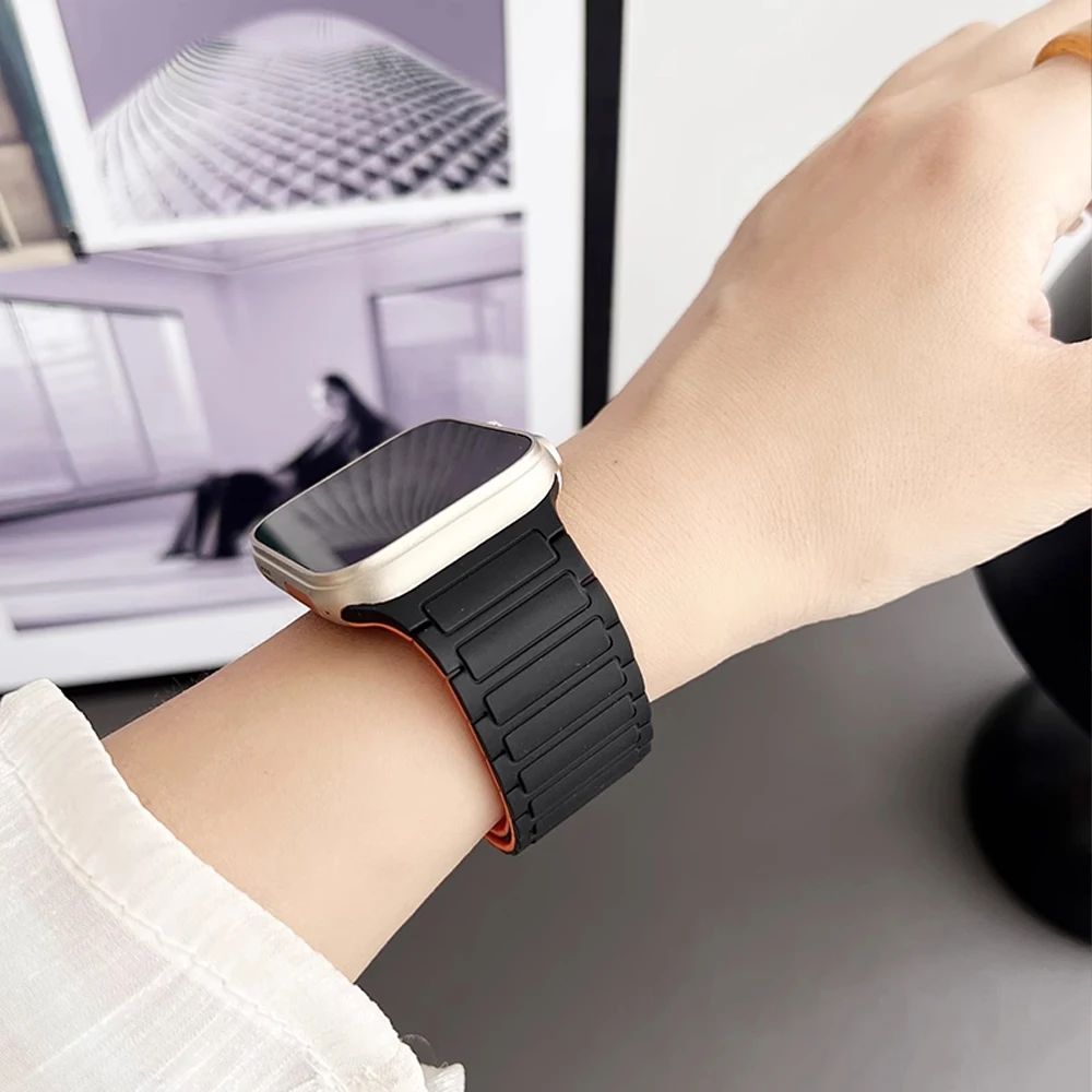 Magnetic Link Bracelet for Apple Watch - Elegant and Secure Strap