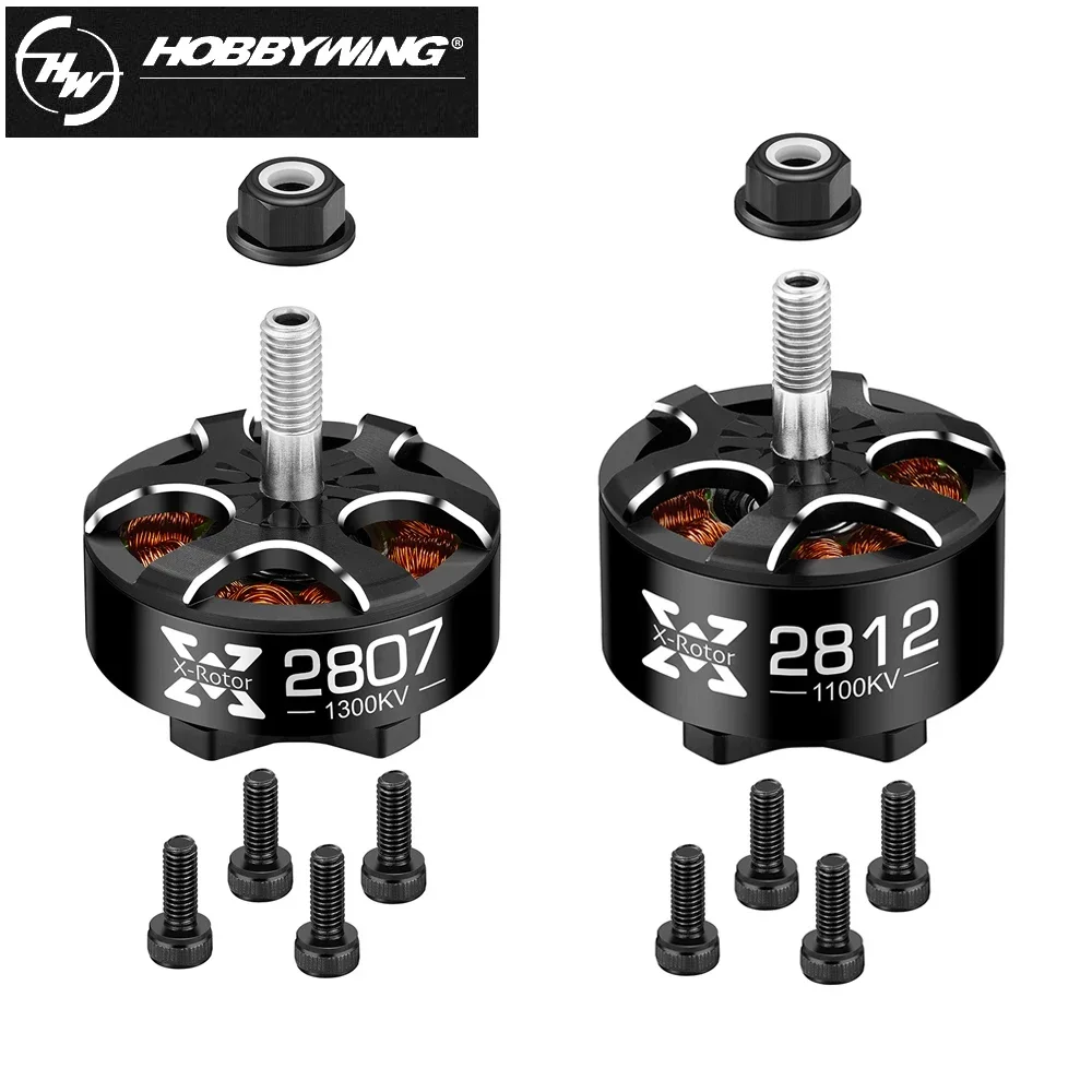 Moteur Hobbywing Xrotor 2807 posé sur une surface noire, avec ses vis de fixation visibles.