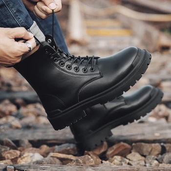 Scarpe da uomo alla moda da lavoro alla moda in pelle di lusso Chelsea britannica di alta qualità da uomo Scarpe da moto alla moda con plateau Scarpe da uomo nere primaverili 1