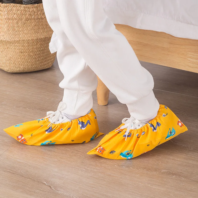 1Pair Cartoon Print Shoe Cover Thicken Reusable Elastic Dust Proof Feet Covers Reusable Indoor Antiskid Overshoes Men Women