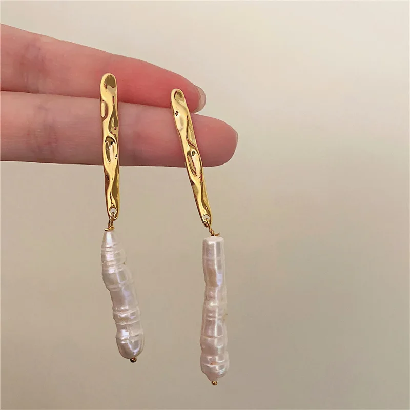 

French Retro Fashion Jewelry 18K Gold Plated Simple Natural Baroque Freshwater Pearl Long Earrings Elegant Women's Daily Work Ac