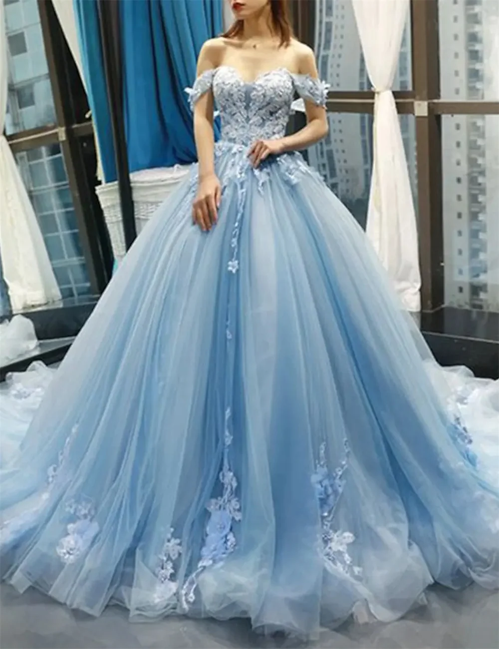 

Quinceanera Dresses Ball Gown Party Dresses Sweetheart Neckline Off Shoulder Court Train Lace with Pleats Flower Appliques 2024