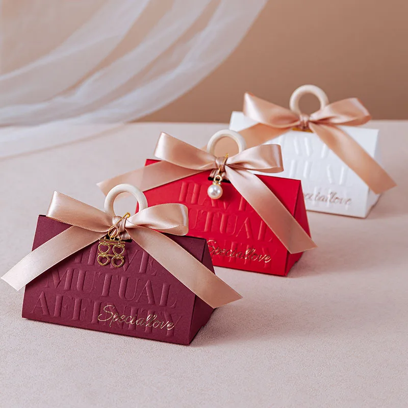 5 Pezzi Champagne Gold Bow Triangle Wedding Candy Box Confezione Regalo Portatile Dolci Auguri Happy Wedding Party Decor Addio Al Nubilato