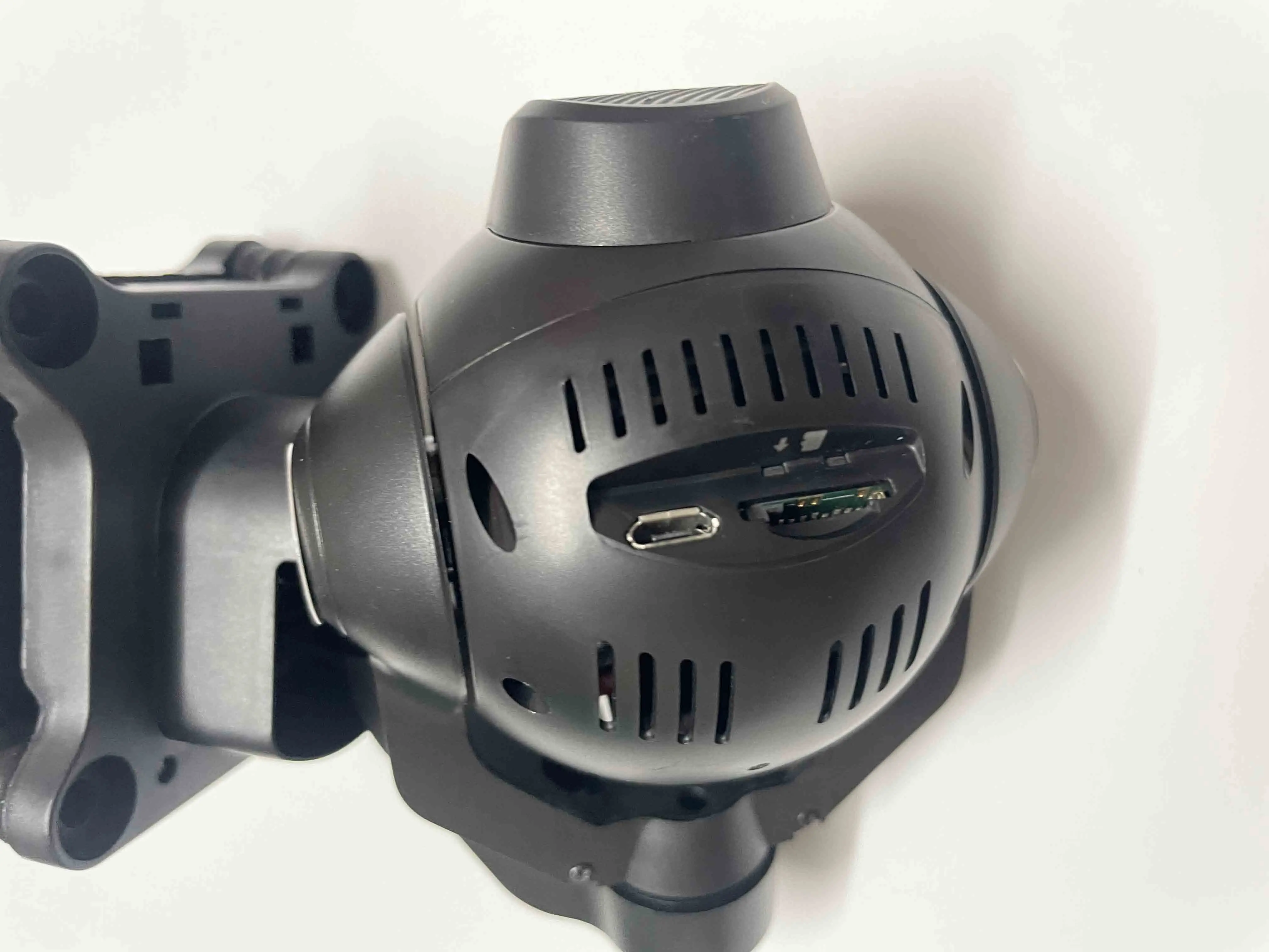 Détail du cardan de la caméra YUNEEC CGO3 pour Drone Q500 - Occasion Testée, câbles visibles