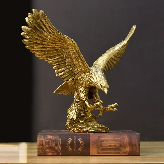 Statue d'aigle doré en résine, sculpture d'aigle doré, figurine de bureau moderne, décoration de maison 2
