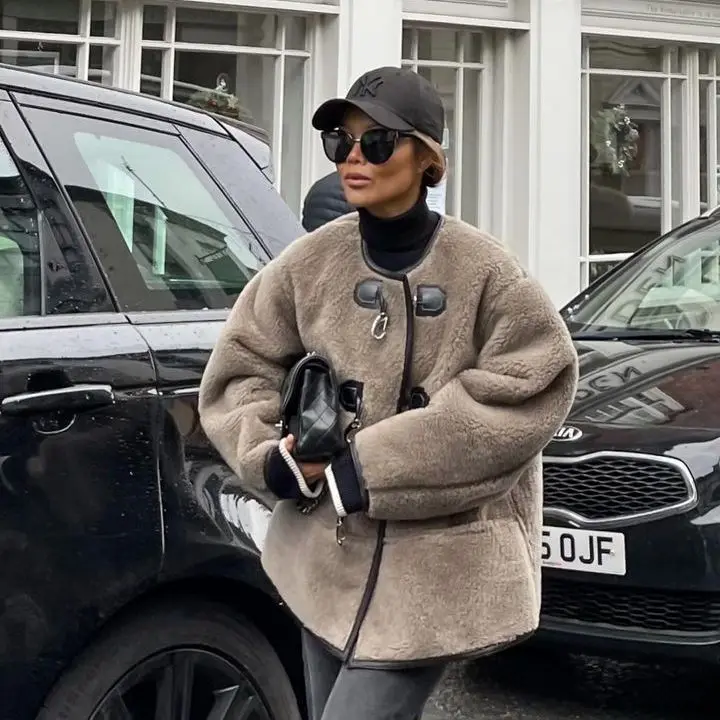 Куртка женская демисезонная из искусственного шерсти