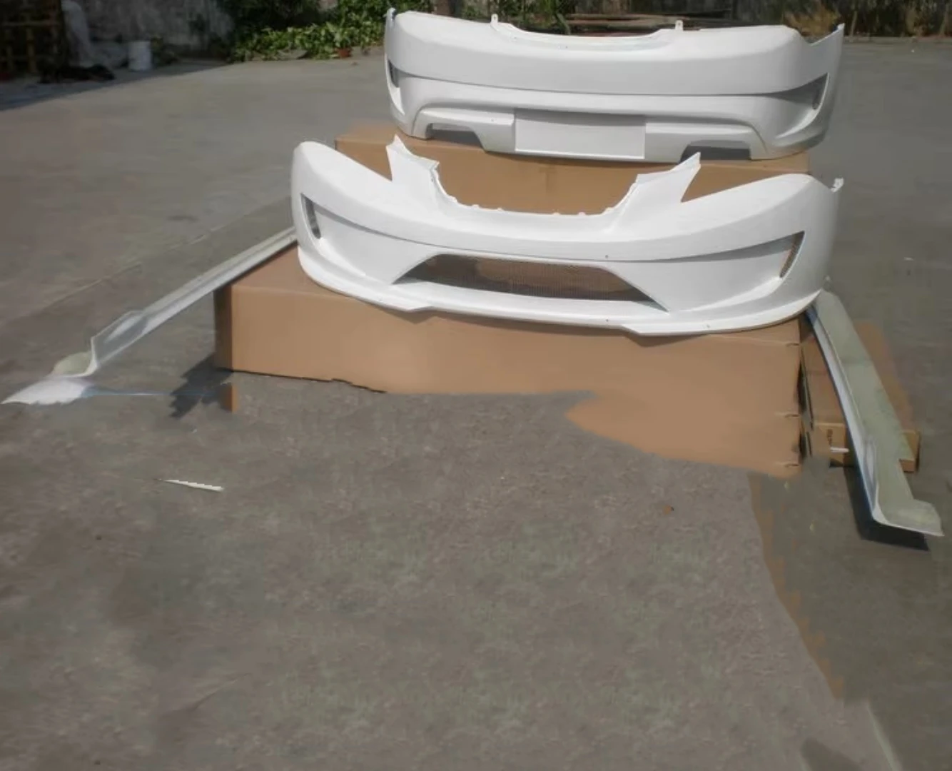 

Body Kit Front Rear Bumper for Hyundai Rohens Coupe 2008 2009 2010 modified side skirt surround Auto Accessories