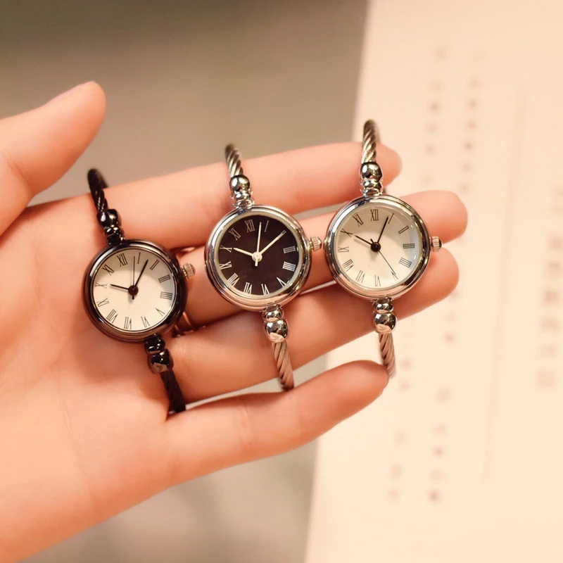 

Luxury Fashion Gold Bangle Bracelet Women Watches Stainless Steel Retro Ladies Quartz Wristwatches Ulzzang Brand Small Clock