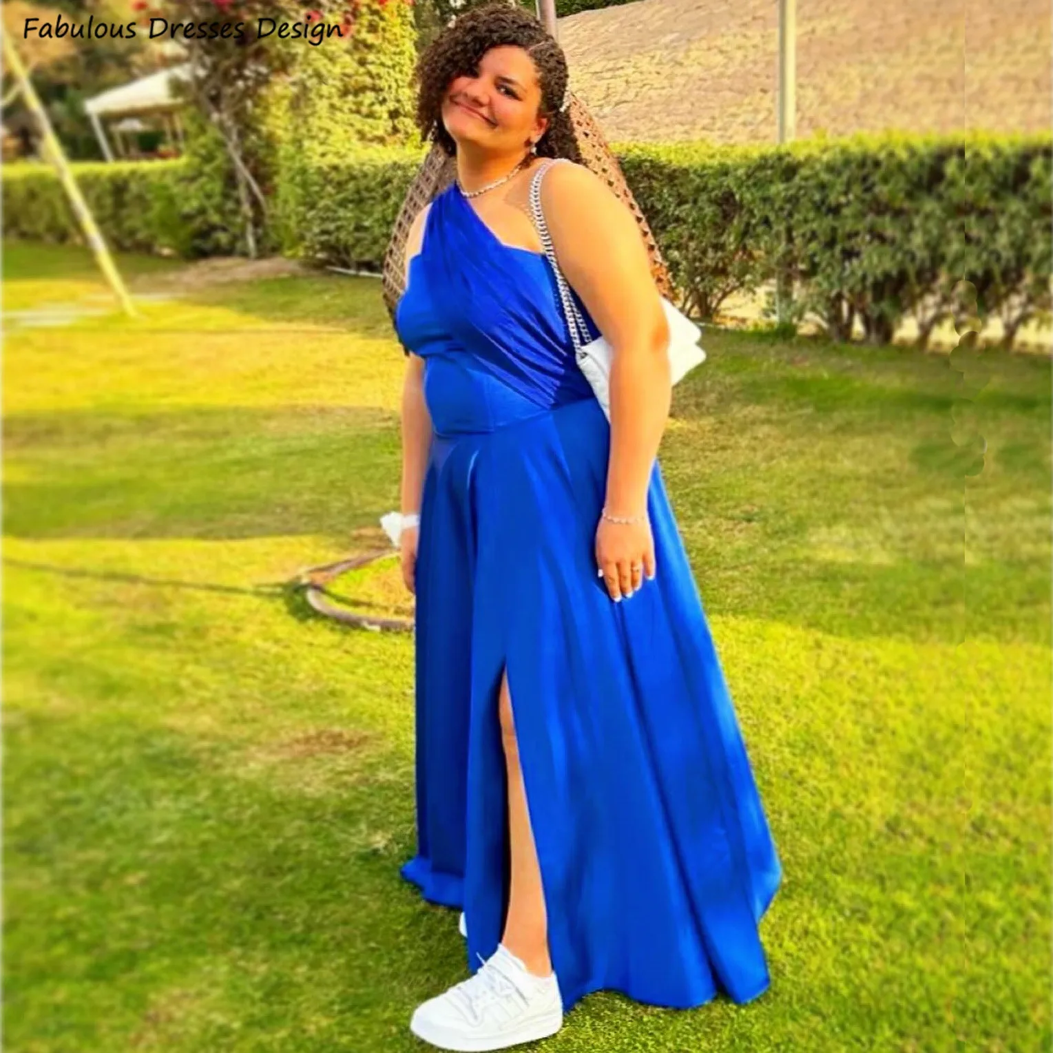 

Plus Size Long A-line Bridesmaid Dresses Royal Blue Slit One Shoulder Backless Wedding Party Dress For Women Satin Prom Gown