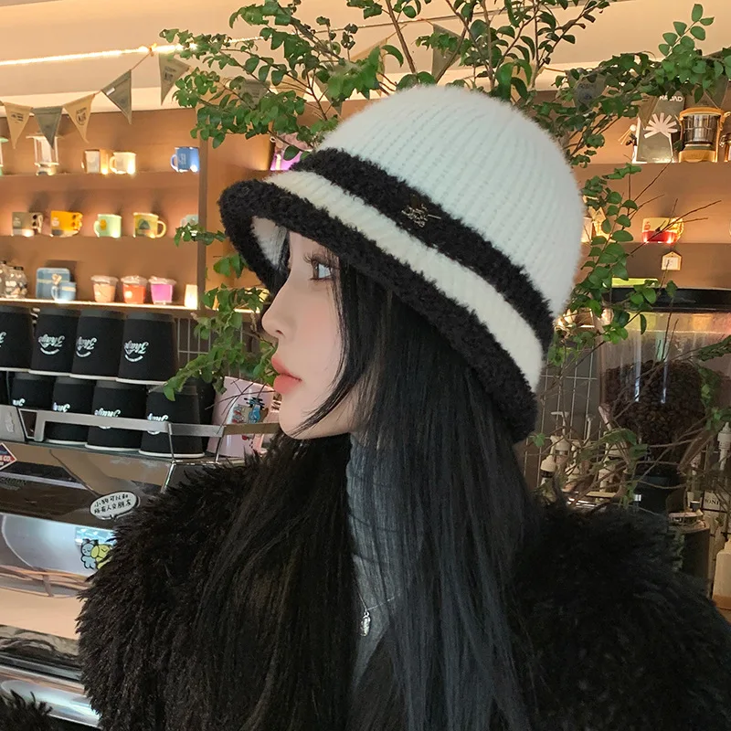 

Winter Hat Women's Cute Color Contrast Plush Knitted Outdoor Warmth Fashion Hat Show Face Small New Autumn Cap Bucket Hat