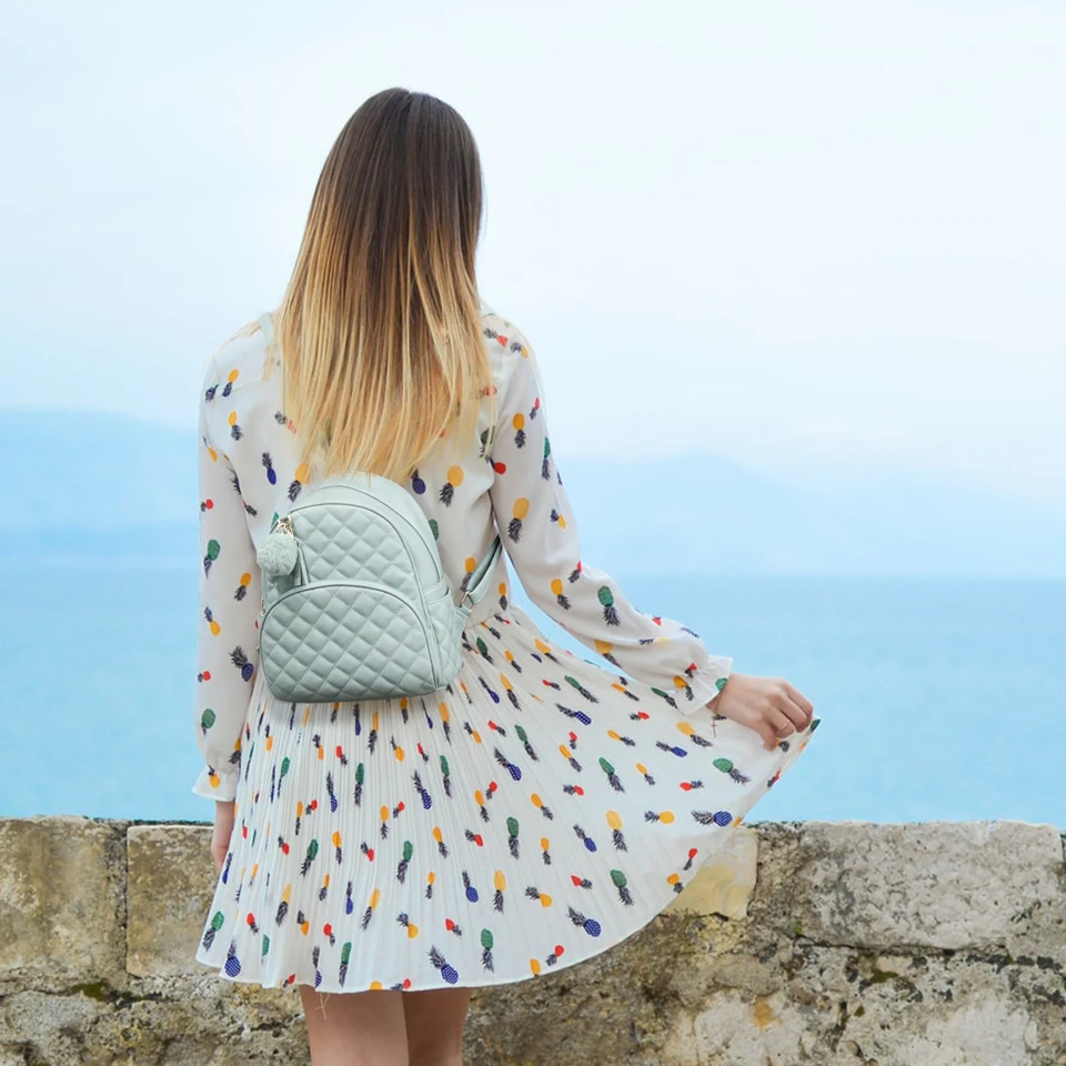 ECOSUSI-Mini Sac à Dos en Cuir pour Femme, Petit Sac à Main pour Dames, Mignon Pom Bookbag, Sacs de Voyage Initiés pour Bol  1524
