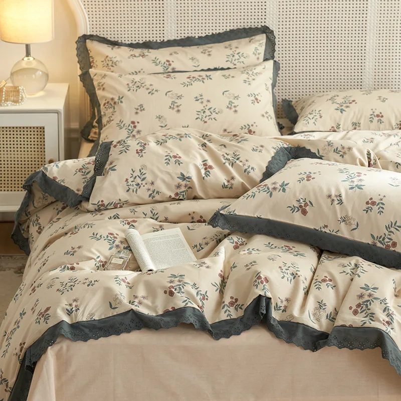 

French Romantic Fragmented Flowers Pure Cotton Bedding Set Of Four Pieces Cotton Princess Style Garden Bedding Pieces Quilt