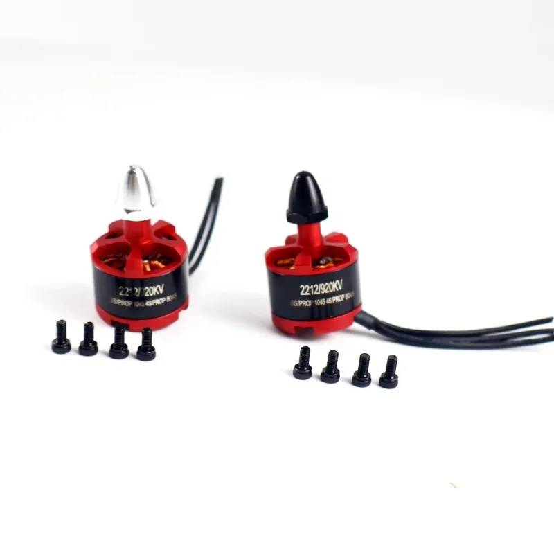 Trois moteurs brushless 2212 920KV alignés, parfaits pour un drone F450 F550 S500