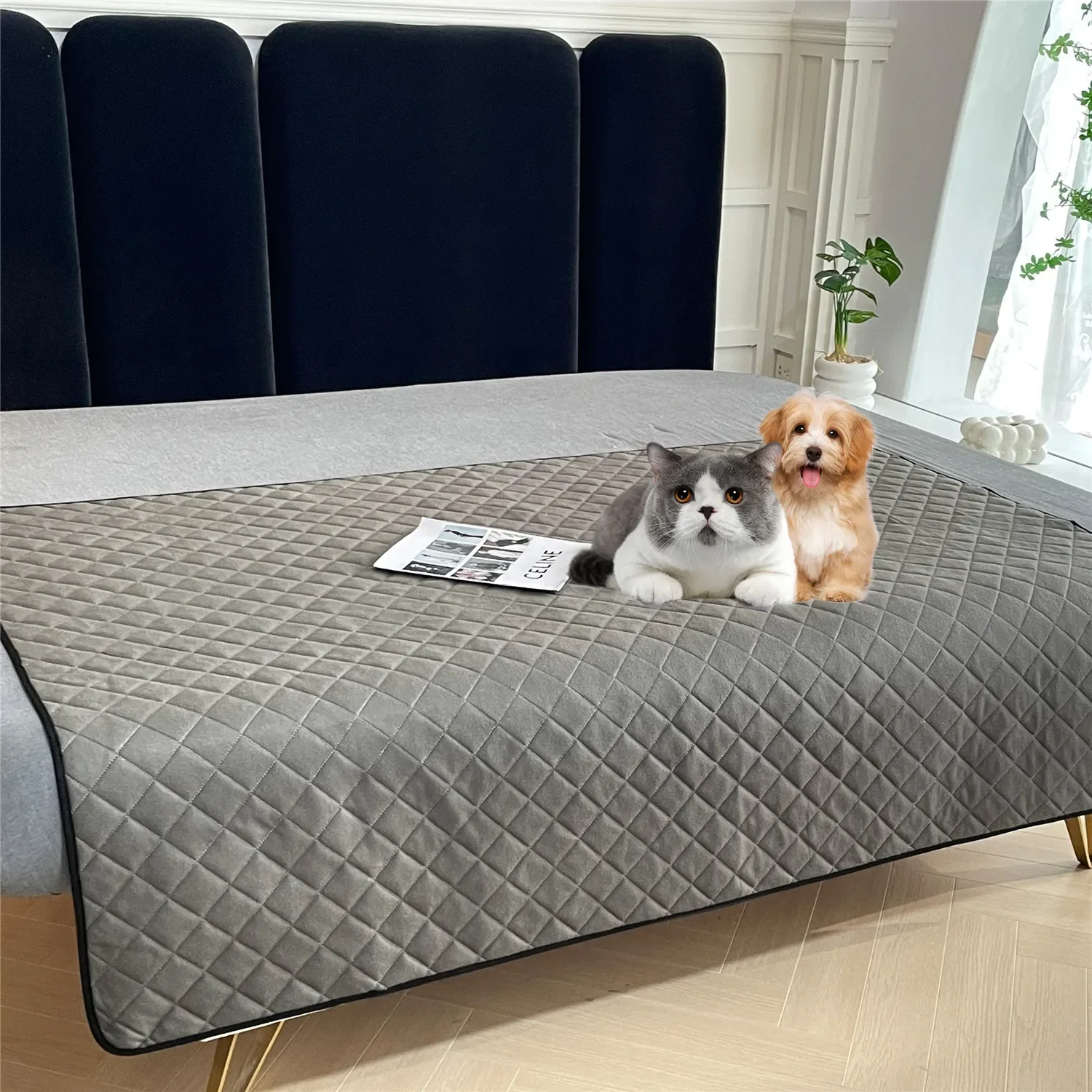 

Thickened Dog Car Rear Seat Cover for Scratches Prevention Waterproof and Antifouling Dog Cat Carrier Pet Travel Mat