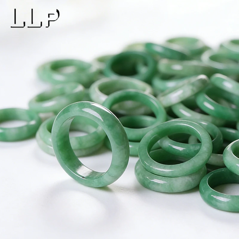 Luxurious Natural Jade Green Emerald Ring – Versatile Elegance