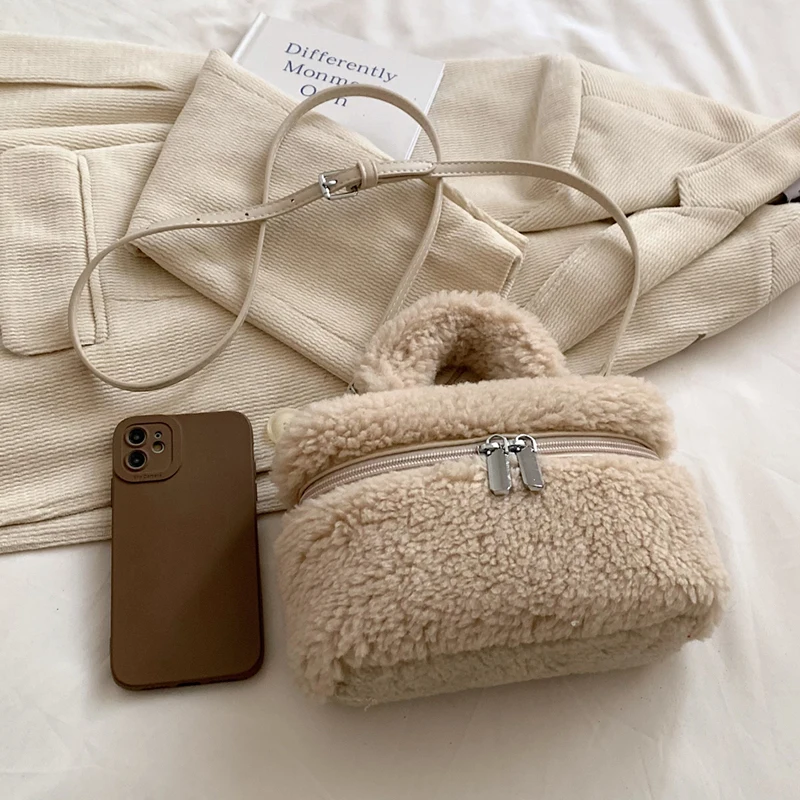 Lammwolle-Handtasche für Damen, 2022, Winter, weiche, flauschige Handtasche, kleine Plüsch-Umhängetasche, Reißverschluss-Geldbörse, luxuriöse Clutch-Tasche aus Kunstfell – Detail 24