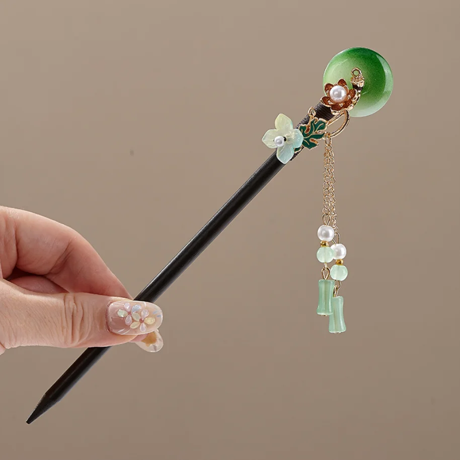 Handgefertigter Holz-Haarstab im Chinesischen Stil mit Quaste und Blume, Eleganter Haarschmuck für Damen, Geschenkidee – Detail 15