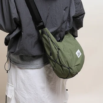 Borsa a Tracolla Hobo con Motivo a Griglia, Borsa Casual in Nylon con Coulisse, Borsa Messenger Minimalista Estetica per Uomo e Donna