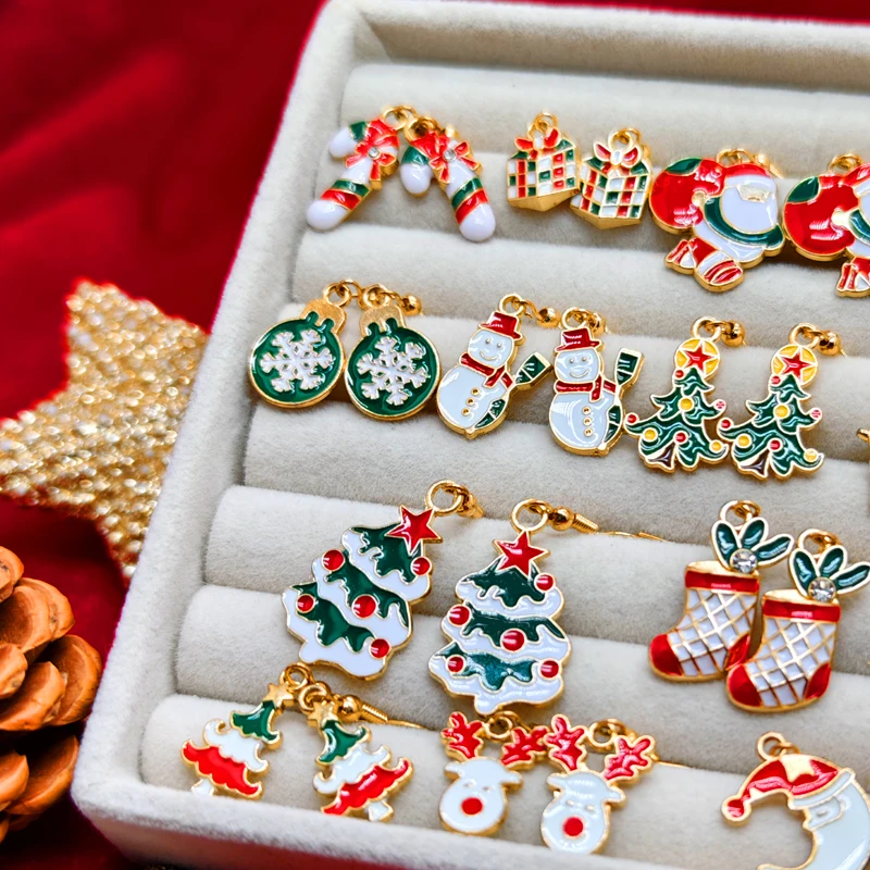 50 Stück – klassische Weihnachtselement-Ohrringe für Damen, niedliche und vielfältige Cartoon-Weihnachtsfiguren, Weihnachtsüberraschungsgeschenke – Detail 4