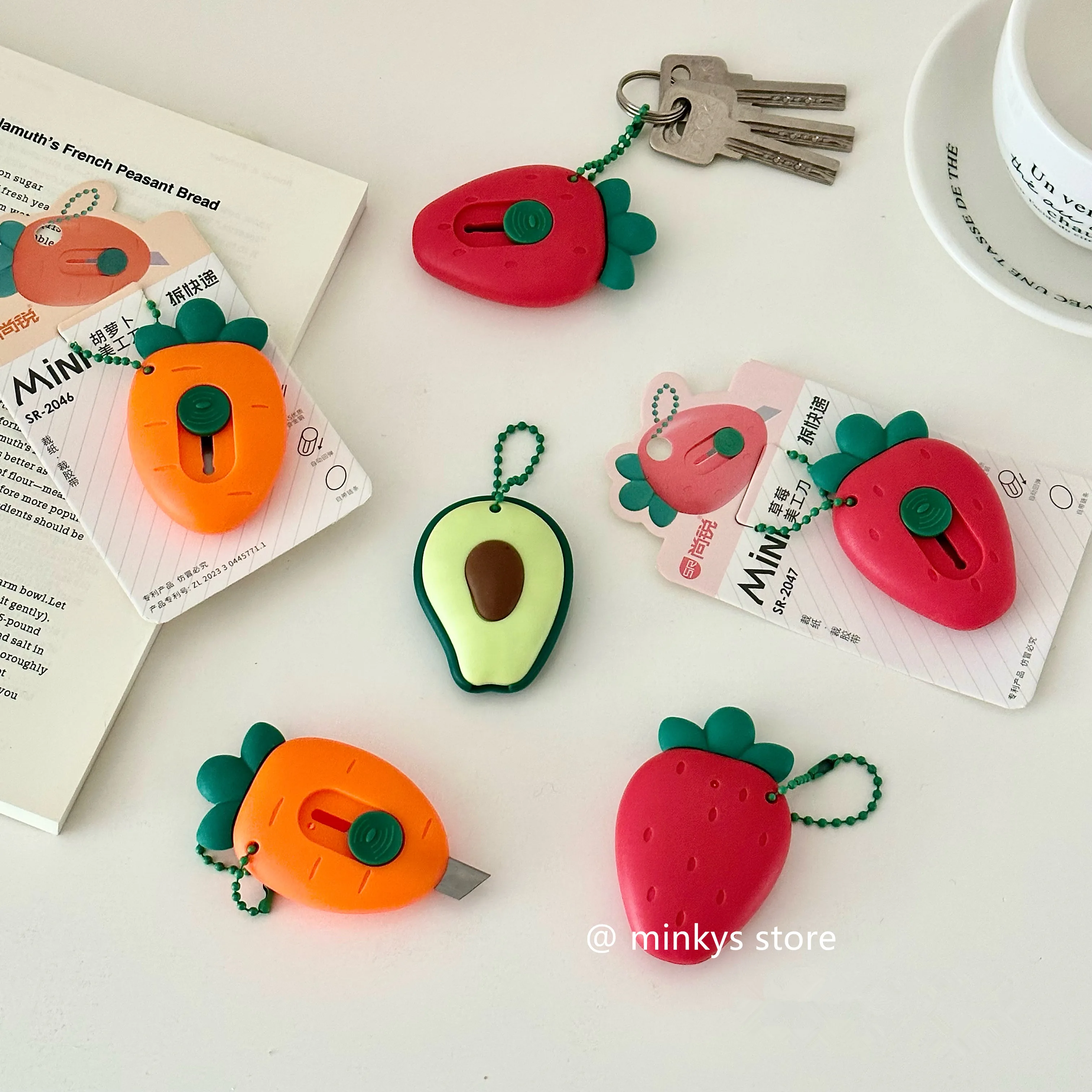 Cute Portable Mini Avocado Strawberry Fruit Art Utility Knife Express Box Knife Paper Cutter Craft Wrapping Tools carving knife box cutter utility knife paper cutting knife cutting knife paper cutter art knife box opener