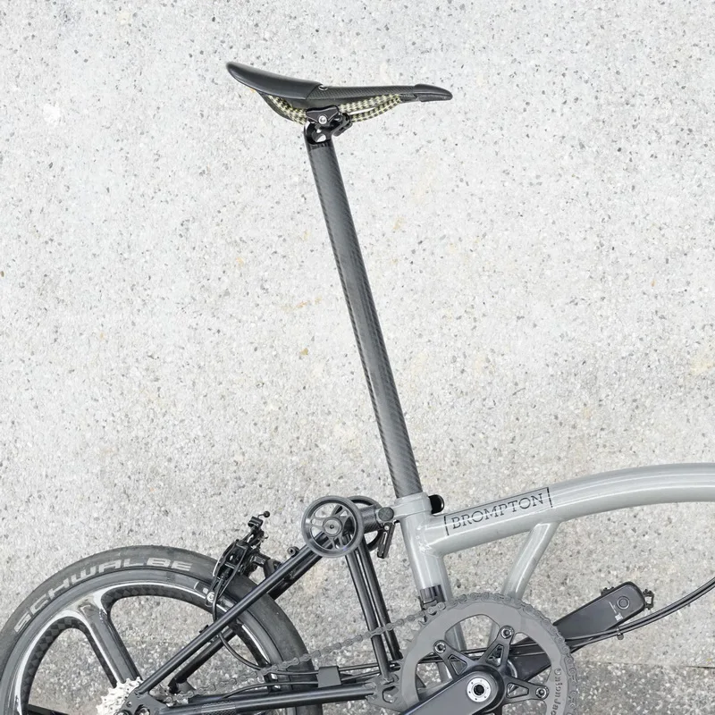 

UnionJack Folding Bike Front Floating Carbon Fibre Seat Post Titanium Seat Post 540mm Length 31.8 Diameter For Brompton