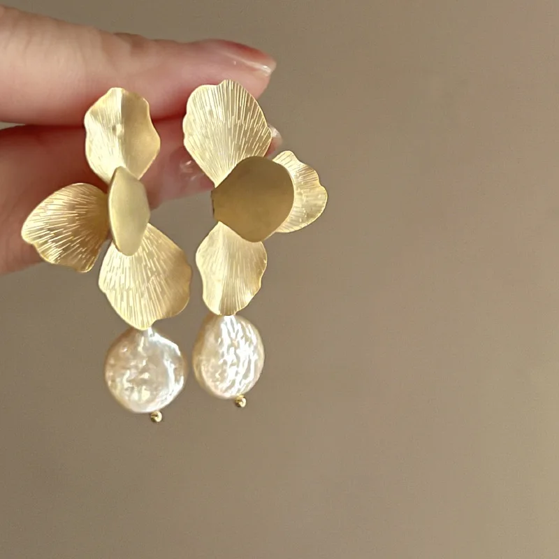 Luxury Gold Color Flower Earrings Baroque Pearl Minar Statement Fashion Jewelry For Women Retro Petal Long Drop Earrings Gift 7 Sf57F551884Fb453F84Bf4B711632Dbe2L