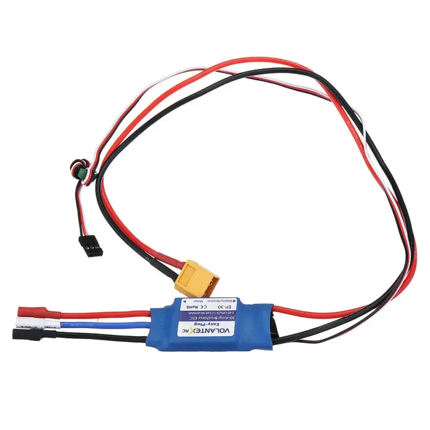 Enfant lançant un planeur RC 3 canaux 2.4GHz jaune dans un parc, Achetez un Planeur RC 3 Canaux 2.4GHz - Vol Stable et Amusant.