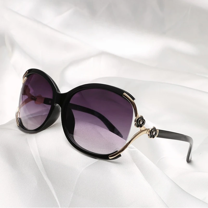 New classic sunglasses for driving for women, trendy luxury hollow Camellia sunglasses for women, UV protection 400.