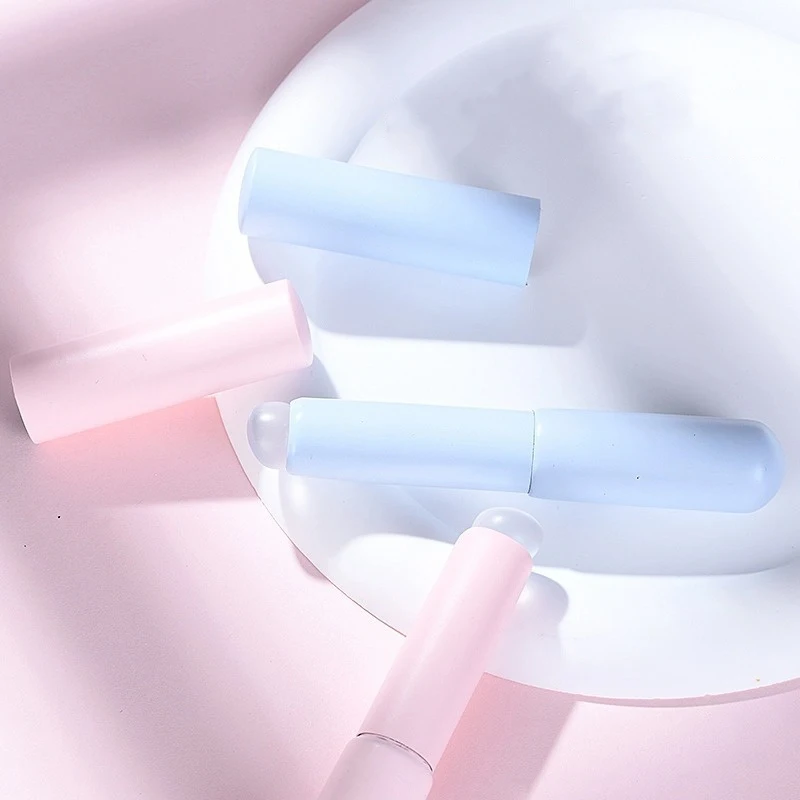 Makeup Brush Set Makeup Brush Silicone Lip Brush with Cover Angled Concealer Brush Ultra-soft Lipstick Makeup Brushes Round Head Nail Art Silicone Tool