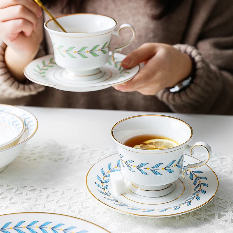 

Bone China Cup Tea Cup Saucer Set 200ml Ceramic Coffee Mug Golden Trim British Afternoon Teacup 7 Oz Espresso Cup with Plate