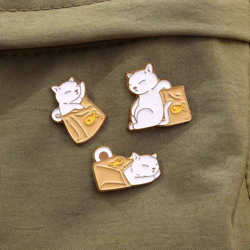 Black White Cats Enamel Pins Fish Gold Brooches Cartoon Animal Cute Metal Badges Denim Lapel for Kids Women Pencil Bags Backpack