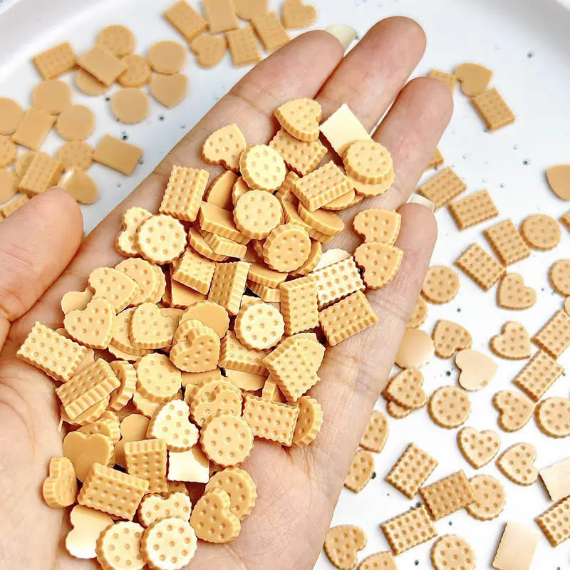 50PCS 빛나는 심장 라운드 쿠키 네일 아트 장식 3D 수지 구멍 광장 비스킷..