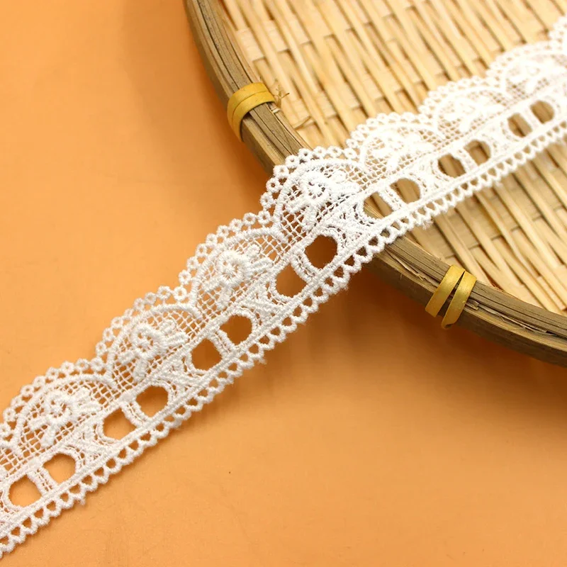 Lace Accessories 3Yards/Lot Width 3cm White Beige Color Lace Trim Water Soluble Embroidery Cotton Lace DIY Fabric Clothing Accessories