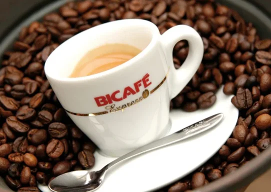 Kit 128 Cápsulas Lácteos Bicafé P/ Máquinas Dolce Gusto* + Xícara