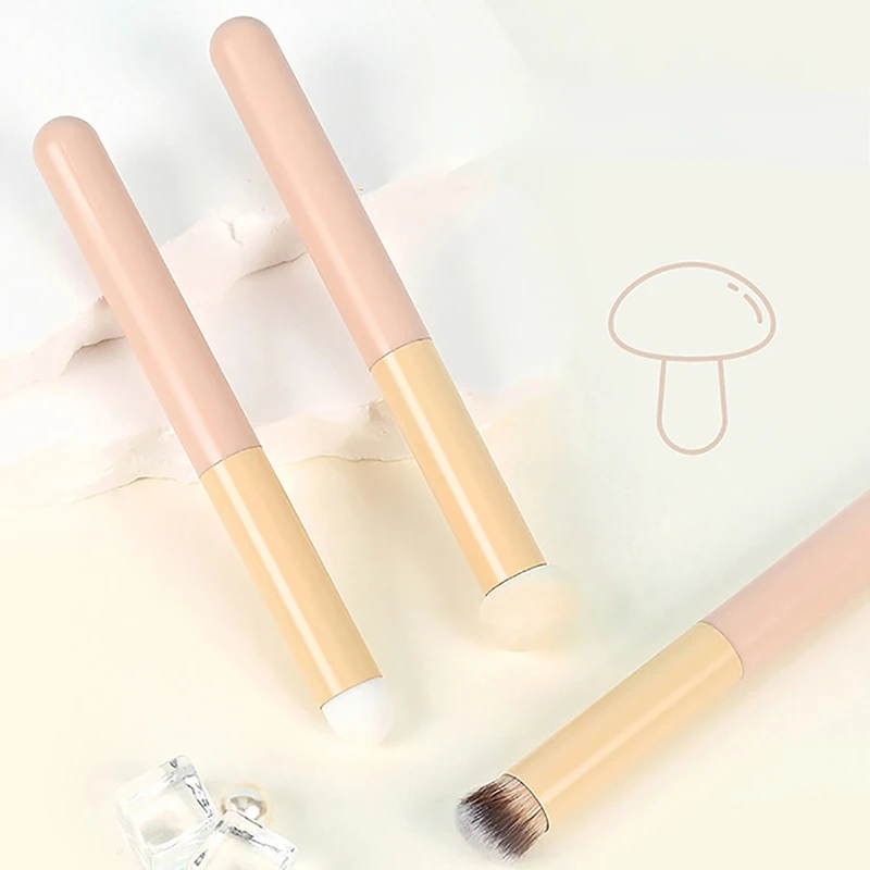 Description Picture 5 of itemSmall Mushroom Concealer Brush For Spots Acne Marks Dark Circles Soft Sponge Powder Puff Wet & Dry Use Contour Makeup Brushes