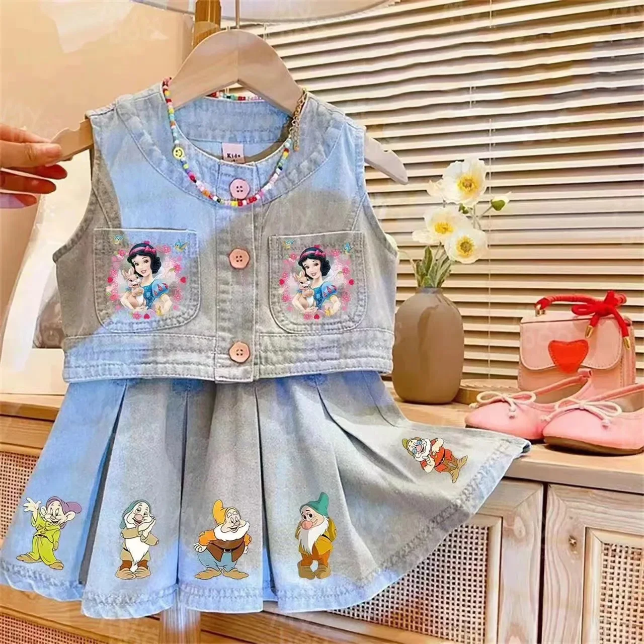 Conjunto de patrón de dibujos animados para niñas, novedad de verano, estilo, falda de chaleco a la moda para niños, traje de dos piezas a la moda para bebés, falda de media longitud