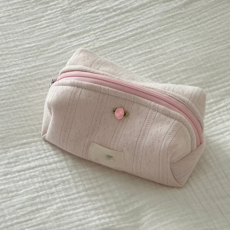 1 Piece Ins Fashion Makeup Case Elegant Simplicity Sweet Floral Lipstick Bag Portable Large Capacity Earphone Cable Storage Bag 6