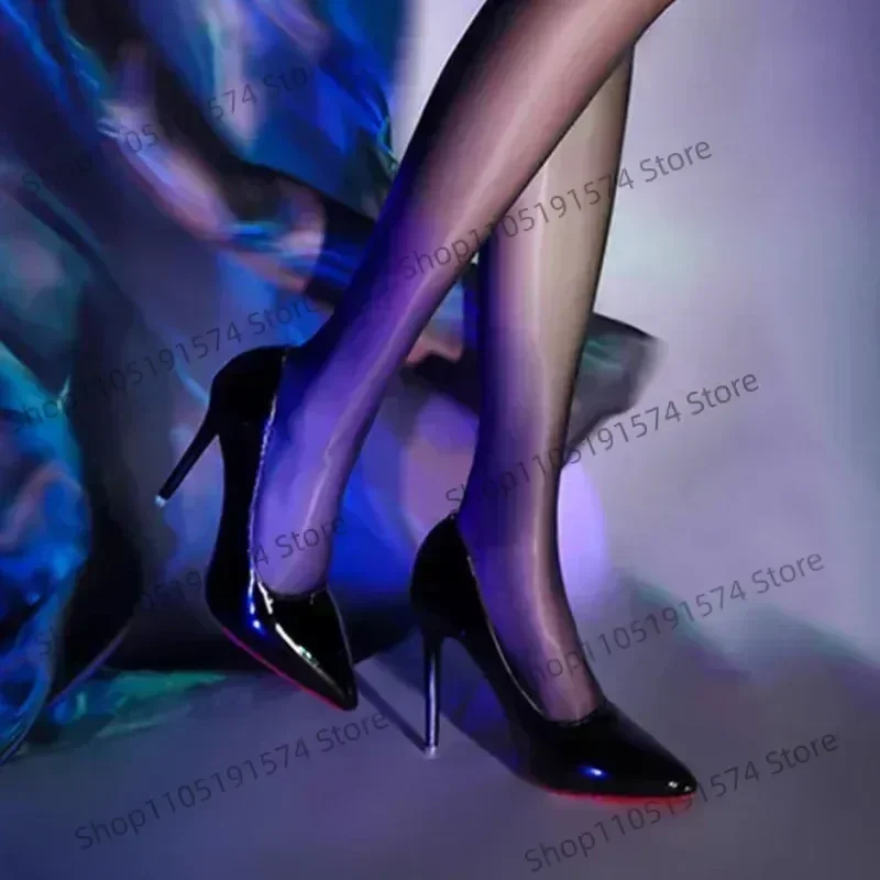 حذاء كعب أسود لامع بعدة ارتفاعات