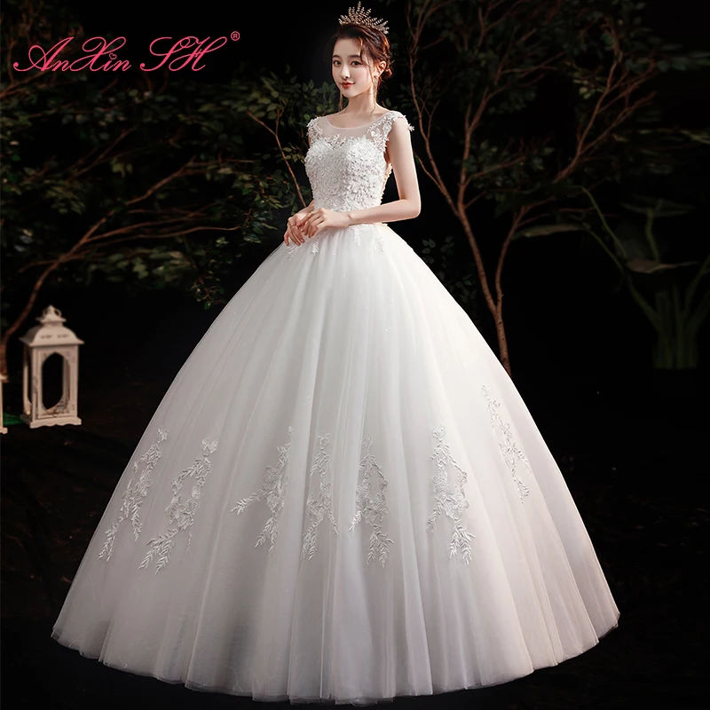 

AnXin SH princess flower lace white beading pearls vintage o neck illusion sleeveless bride ball gown lace up wedding dress